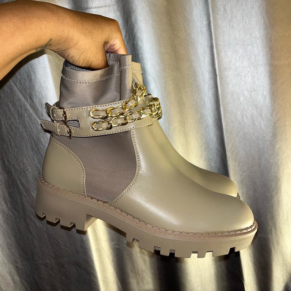 Jones New York Tan Ankle Boots